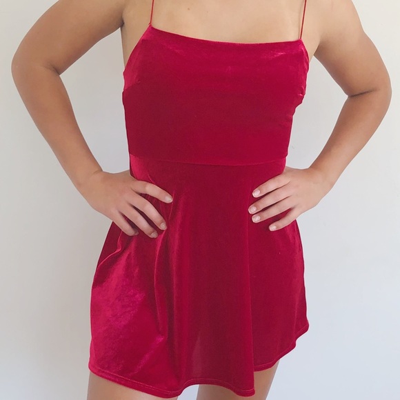 Red velvet urban outfitters dress - Picture 2 of 4